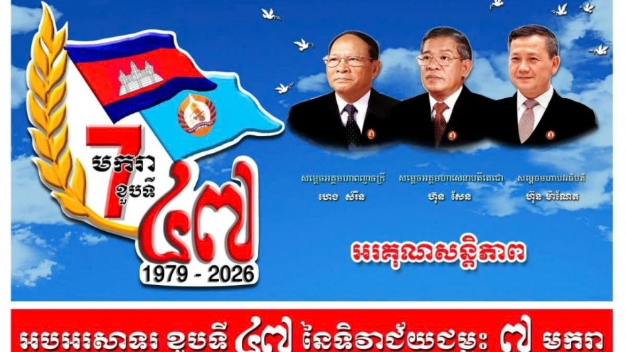 Cambodia marks Khmer Rouge’s fall, highlights Vietnam’s support